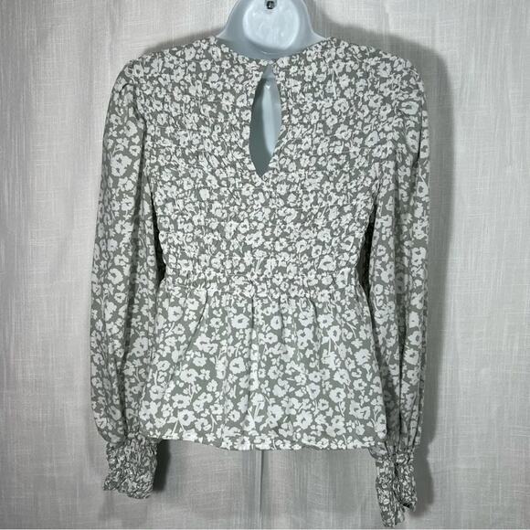 A New Day Floral Ruched Puff Sleeve Peplum Top Size Medium - Picture 6 of 7